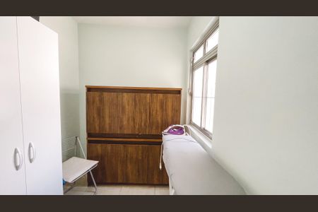 Apartamento à venda com 124m², 3 quartos e 2 vagas Apartamento à venda com 124m², 3 quartos e 2 vagasQuarto de Serviço