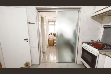 Apartamento à venda com 124m², 3 quartos e 2 vagas Apartamento à venda com 124m², 3 quartos e 2 vagasCozinha