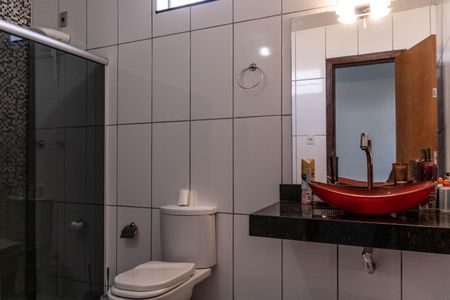 Casa à venda com 236m², 3 quartos e 5 vagasBanheiro Social