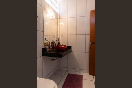 Casa à venda com 236m², 3 quartos e 5 vagasBanheiro Social