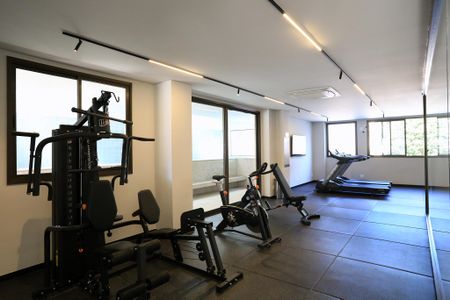 Apartamento para alugar com 70m², 2 quartos e 2 vagasÁrea comum - Academia