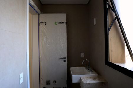 Apartamento para alugar com 70m², 2 quartos e 2 vagasBanheiro da Suíte 2