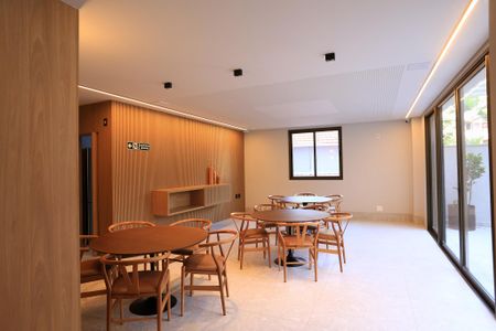 Apartamento para alugar com 70m², 2 quartos e 2 vagasÁrea comum - Salão de festas