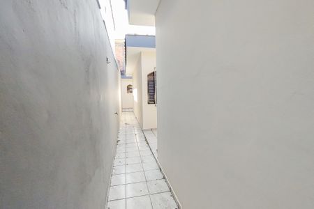 Casa para alugar com 85m², 2 quartos e 2 vagasCorredor Externo