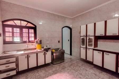 Casa para alugar com 85m², 2 quartos e 2 vagasCozinha