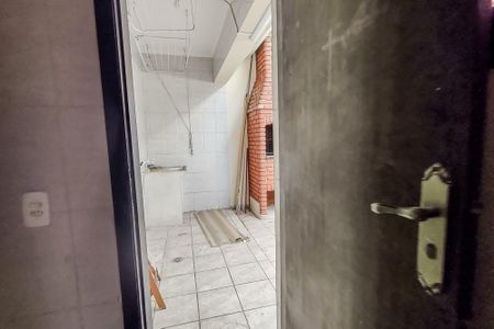 Casa para alugar com 85m², 2 quartos e 2 vagasBanheiro de serviço