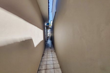 Casa para alugar com 85m², 2 quartos e 2 vagasCorredor Externo