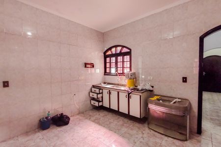 Casa para alugar com 85m², 2 quartos e 2 vagasCozinha