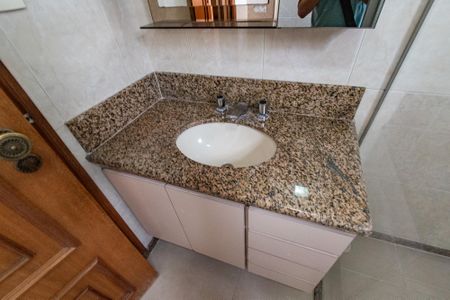 Apartamento à venda com 116m², 3 quartos e 1 vaga Apartamento à venda com 116m², 3 quartos e 1 vagaBanheiro Social