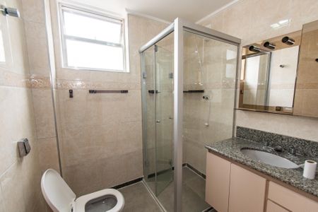 Apartamento à venda com 116m², 3 quartos e 1 vaga Apartamento à venda com 116m², 3 quartos e 1 vagaBanheiro da suíte