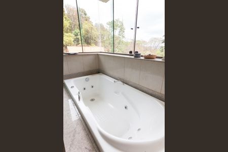 Casa de condomínio à venda com 350m², 3 quartos e 3 vagasBanheiro da Suíte
