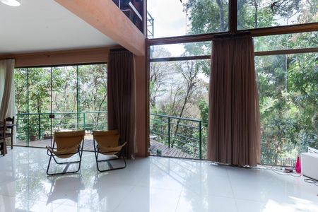 Casa de condomínio à venda com 350m², 3 quartos e 3 vagasSala