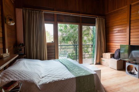 Casa de condomínio à venda com 350m², 3 quartos e 3 vagasSuíte