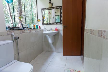 Casa de condomínio à venda com 350m², 3 quartos e 3 vagasBanheiro Social