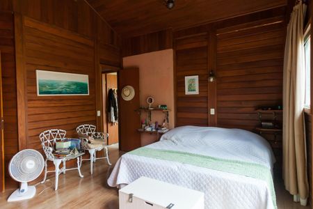 Casa de condomínio à venda com 350m², 3 quartos e 3 vagasSuíte