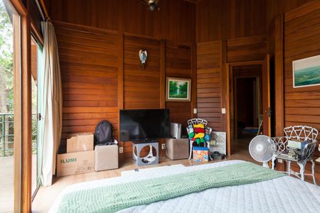 Casa de condomínio à venda com 350m², 3 quartos e 3 vagasSuíte