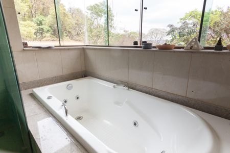 Casa de condomínio à venda com 350m², 3 quartos e 3 vagasBanheiro da Suíte