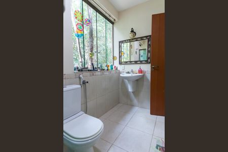 Casa de condomínio à venda com 350m², 3 quartos e 3 vagasBanheiro Social