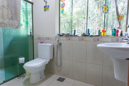 Casa de condomínio à venda com 350m², 3 quartos e 3 vagasBanheiro Social