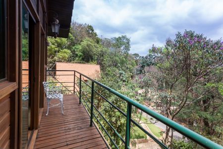 Casa de condomínio à venda com 350m², 3 quartos e 3 vagasVaranda da Suíte