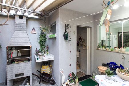 Casa à venda com 100m², 3 quartos e 2 vagas Casa à venda com 100m², 3 quartos e 2 vagasÁrea de Serviço