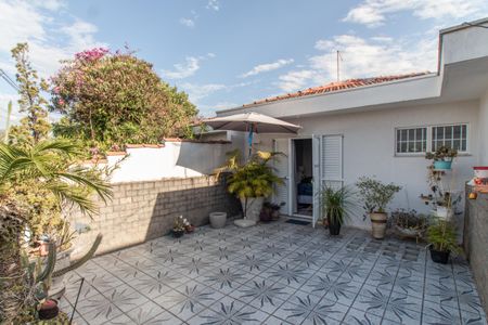 Casa à venda com 100m², 3 quartos e 2 vagas Casa à venda com 100m², 3 quartos e 2 vagasVaranda da Suíte