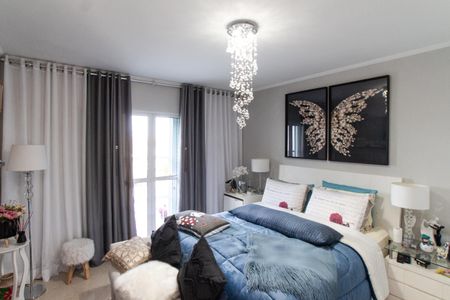 Casa à venda com 100m², 3 quartos e 2 vagas Casa à venda com 100m², 3 quartos e 2 vagasSuíte