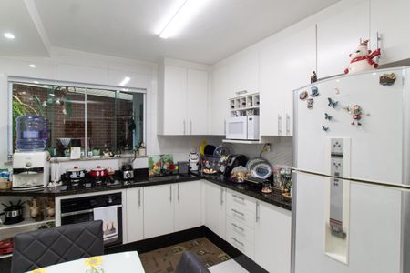 Casa à venda com 100m², 3 quartos e 2 vagas Casa à venda com 100m², 3 quartos e 2 vagasCozinha