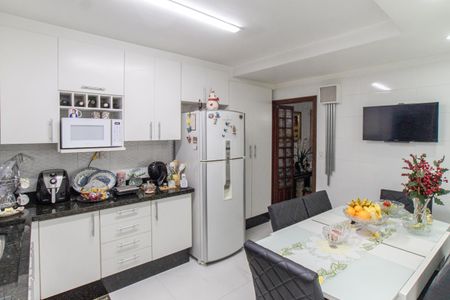 Casa à venda com 100m², 3 quartos e 2 vagas Casa à venda com 100m², 3 quartos e 2 vagasCozinha