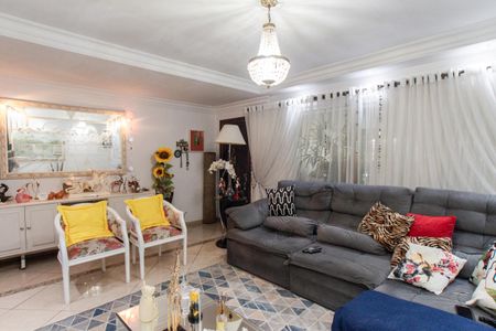 Casa à venda com 100m², 3 quartos e 2 vagas Casa à venda com 100m², 3 quartos e 2 vagasSala