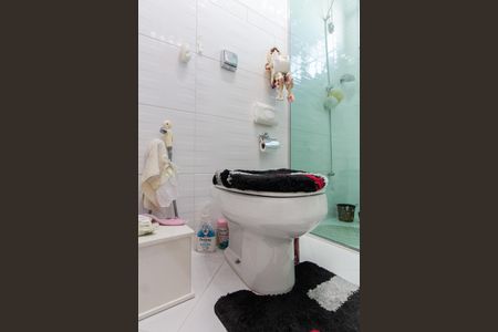 Casa à venda com 100m², 3 quartos e 2 vagas Casa à venda com 100m², 3 quartos e 2 vagasBanheiro da Suíte