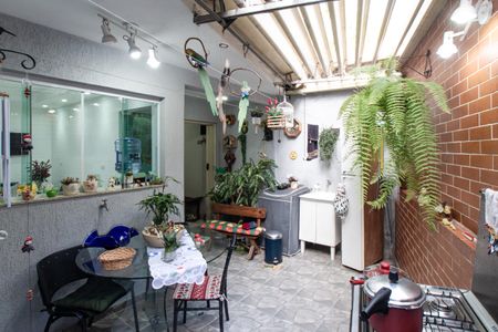 Casa à venda com 100m², 3 quartos e 2 vagas Casa à venda com 100m², 3 quartos e 2 vagasÁrea de Serviço