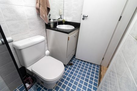 Apartamento à venda com 77m², 3 quartos e 1 vaga Apartamento à venda com 77m², 3 quartos e 1 vagaBanheiro