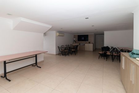Apartamento à venda com 77m², 3 quartos e 1 vaga Apartamento à venda com 77m², 3 quartos e 1 vagaÁrea Comum - Salão de Festas
