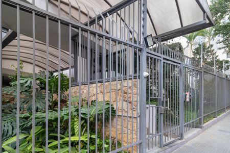 Apartamento à venda com 77m², 3 quartos e 1 vaga Apartamento à venda com 77m², 3 quartos e 1 vagaFachada e Portaria