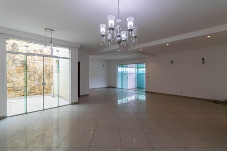 Sala de casa à venda com 3 quartos, 299m² em Jardim Santa Mena, Guarulhos