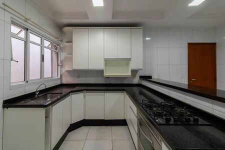 Casa à venda com 299m², 3 quartos e 4 vagasCozinha