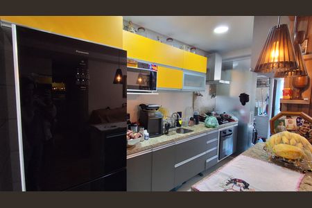 Apartamento à venda com 75m², 2 quartos e 4 vagas Apartamento à venda com 75m², 2 quartos e 4 vagasCozinha