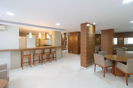 Apartamento à venda com 98m², 3 quartos e 3 vagasÁrea comum - Salão de festas