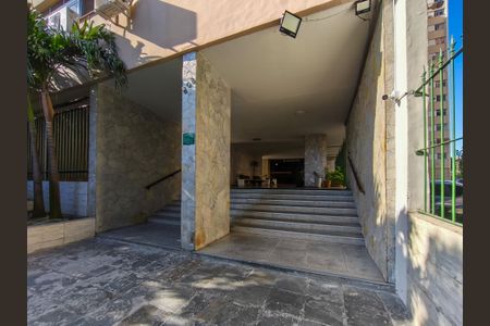 Apartamento à venda com 50m², 2 quartos e 1 vagaFachada e portaria