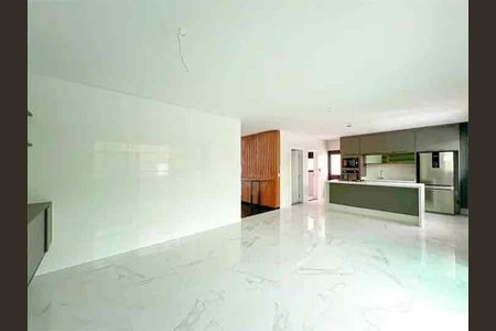 Casa à venda com 4 quartos, 400m² em Tremembé, São Paulo