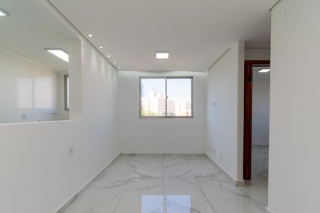 Apartamento à venda com 44m², 2 quartos e 1 vaga Apartamento à venda com 44m², 2 quartos e 1 vagaSala