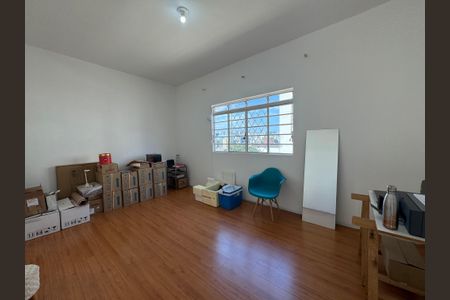 Casa à venda com 3 quartos, 600m² em Carlos Prates, Belo Horizonte