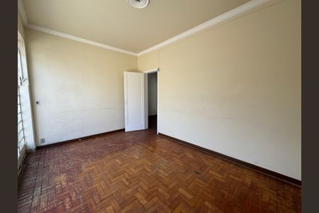 Casa à venda com 3 quartos, 600m² em Carlos Prates, Belo Horizonte