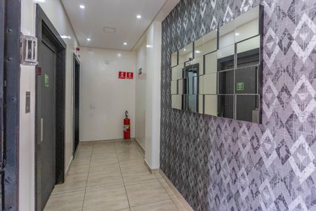 Apartamento para alugar com 70m², 2 quartos e 1 vagaHall dos elevadores