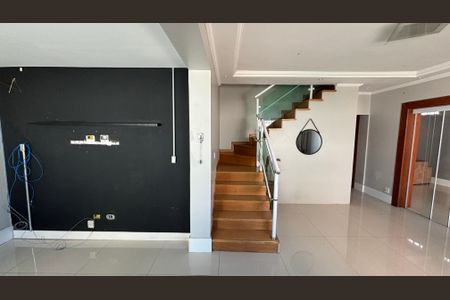 Sala de casa à venda com 4 quartos, 300m² em Vila Guiomar, Santo André