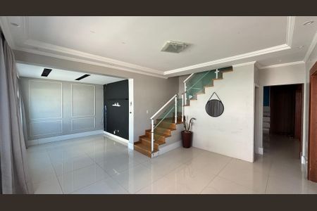 Sala de casa à venda com 4 quartos, 300m² em Vila Guiomar, Santo André