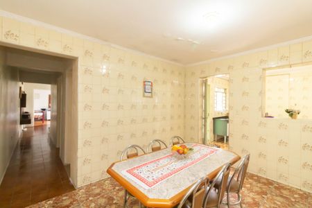 Casa à venda com 180m², 4 quartos e 3 vagas Casa à venda com 180m², 4 quartos e 3 vagasCozinha