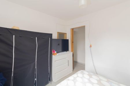 Casa à venda com 180m², 4 quartos e 3 vagas Casa à venda com 180m², 4 quartos e 3 vagasQuarto 4