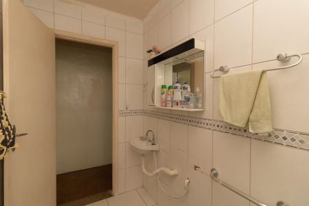 Casa à venda com 180m², 4 quartos e 3 vagas Casa à venda com 180m², 4 quartos e 3 vagasBanheiro 1